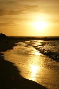 Ein Abend am Strand ist nicht nur heiß und stickig