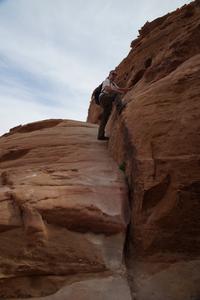 Aufstieg zur Burdah Rock Bridge