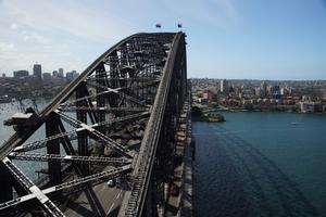 Die Harbour Bridge von Sydney vom Südostpfeiler aus