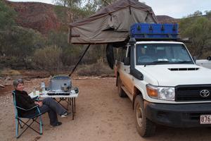 Unser Camp, zum Glück mit einem sauberen Dachzelt