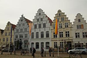 Der Marktplatz mit Treppengiebelhäusern