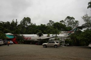 Ausrangiertes Flugzeug als Restaurant