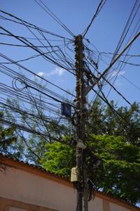 Ist schon Luxus, kein oberirdisches Strom-Makramee zu haben